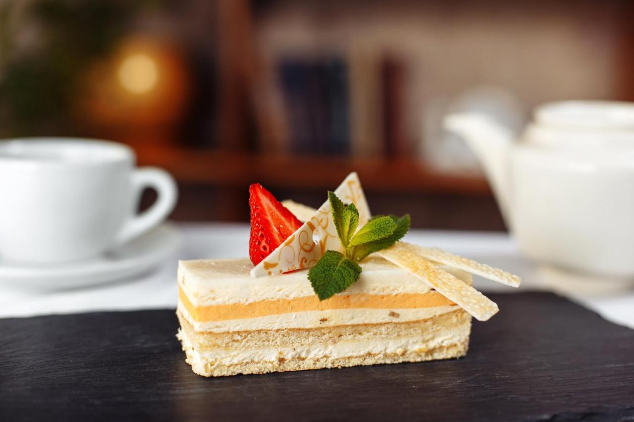 Radisson Blu Hotel, Podil Centre 4*