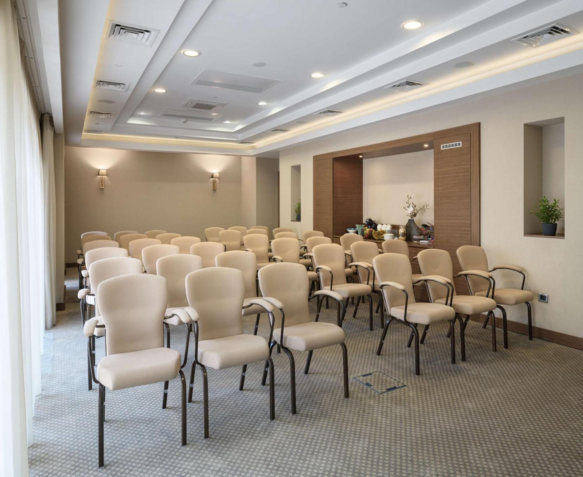 Radisson Blu Hotel, Podil Centre Hotel 4*
