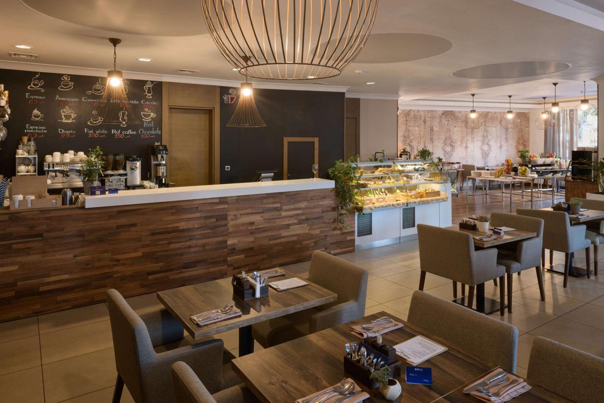 Hotel Radisson Blu Hotel, Podil Centre 4*