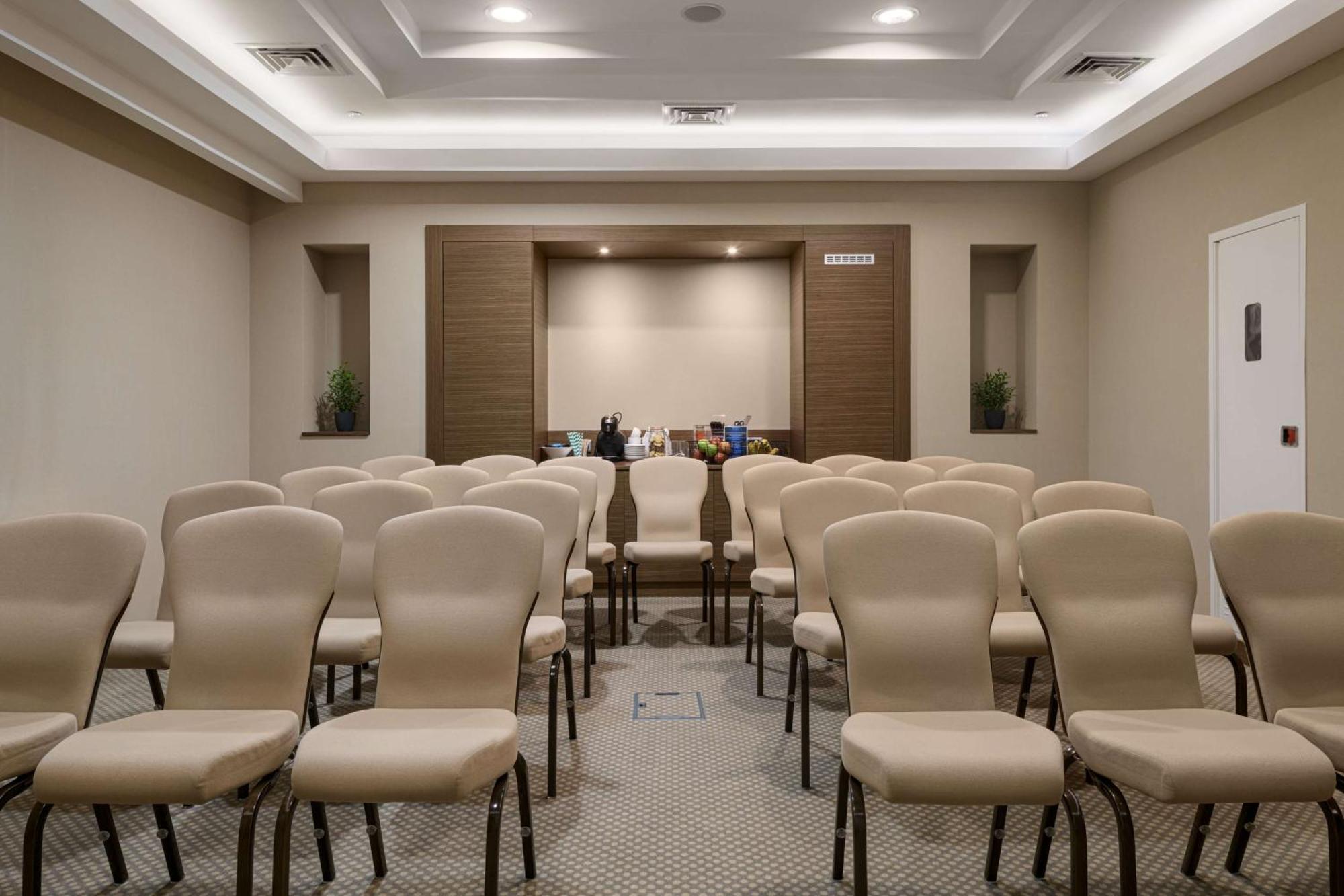 Radisson Blu Hotel, Podil Centre 4*