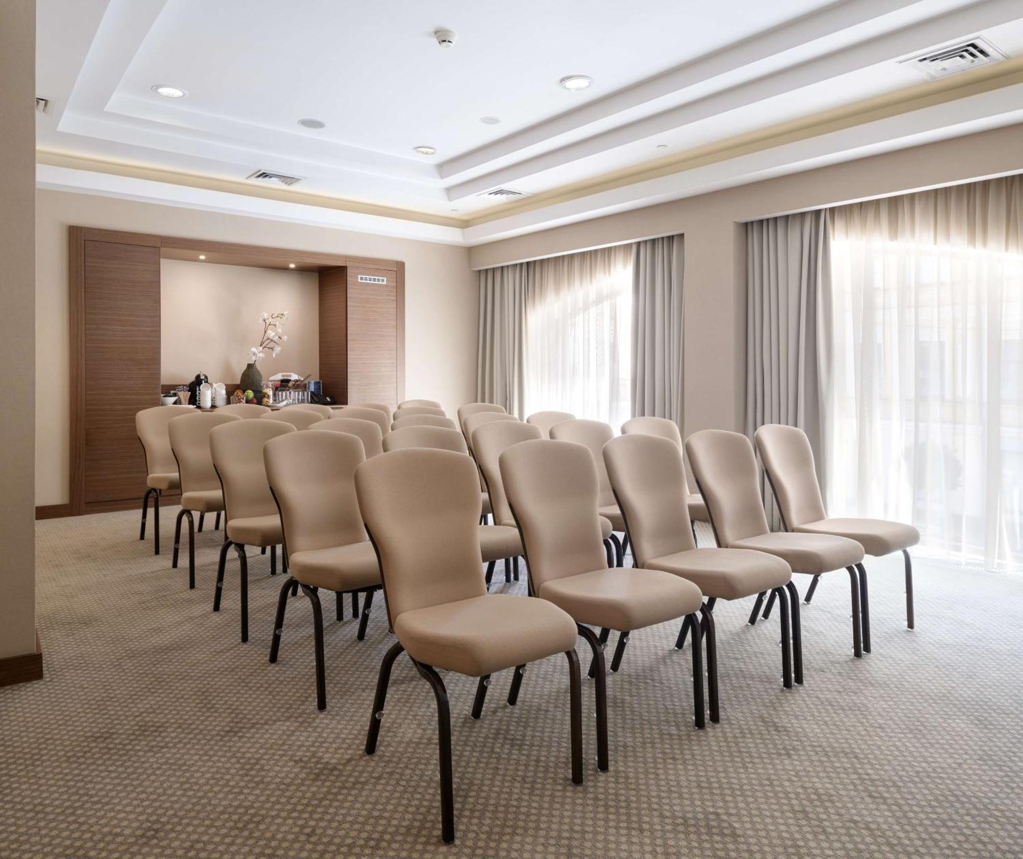 Radisson Blu Hotel, Podil Centre