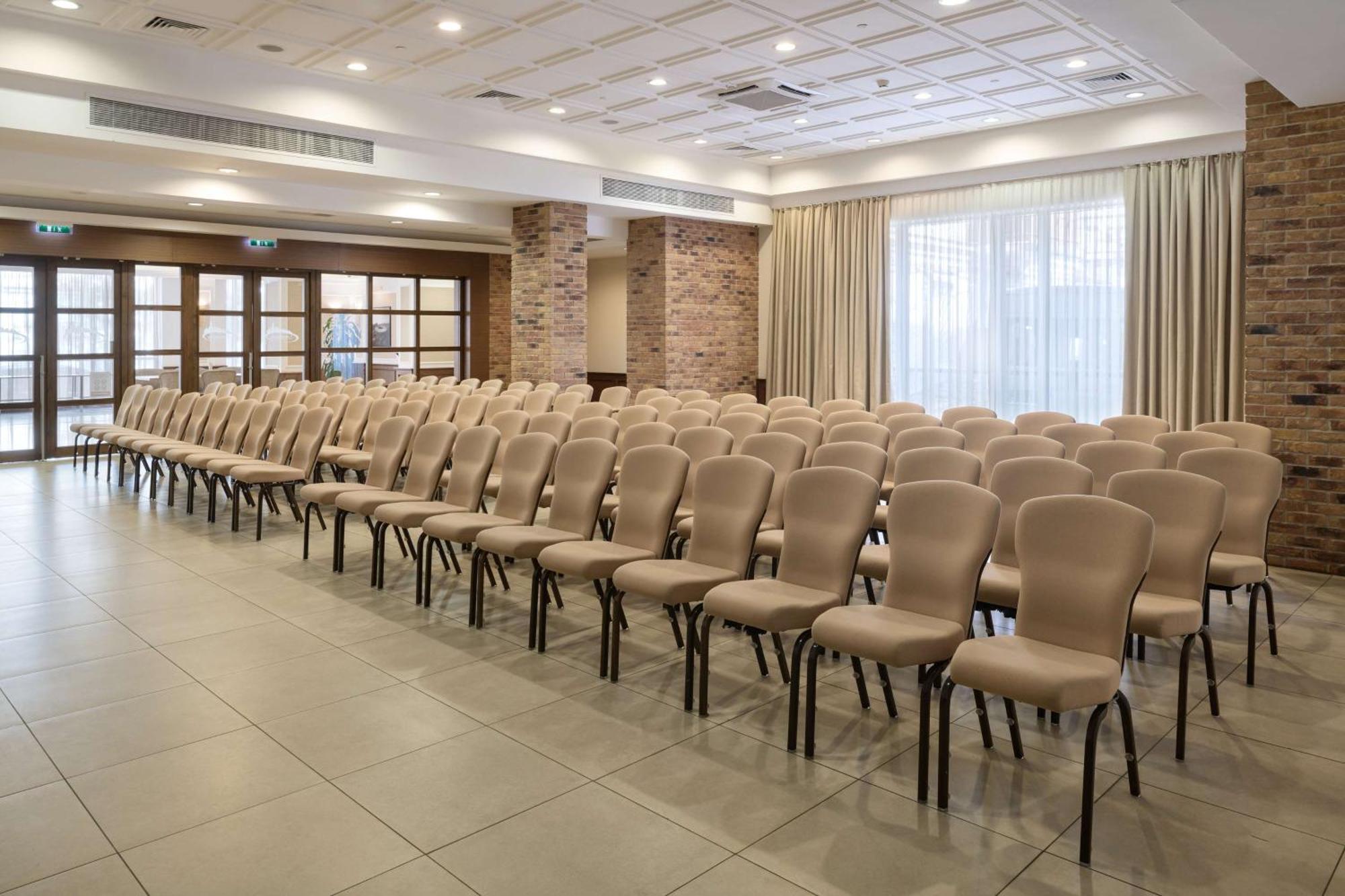 Radisson Blu Hotel, Podil Centre Hotel 4*