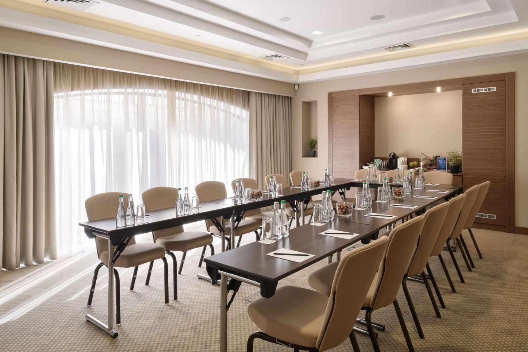 Radisson Blu Hotel, Podil Centre Hotel 4*