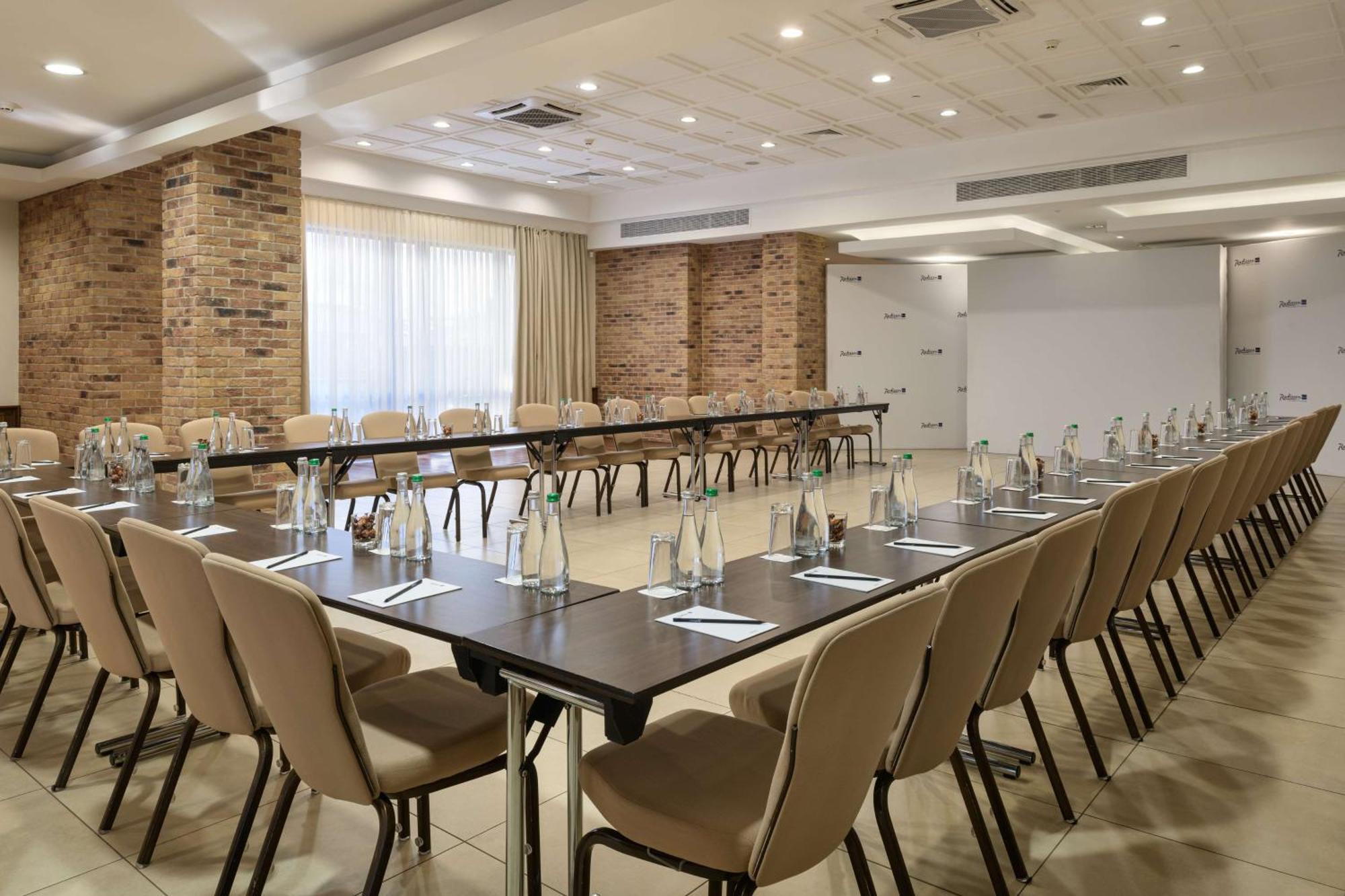 Hotel Radisson Blu Hotel, Podil Centre 4*