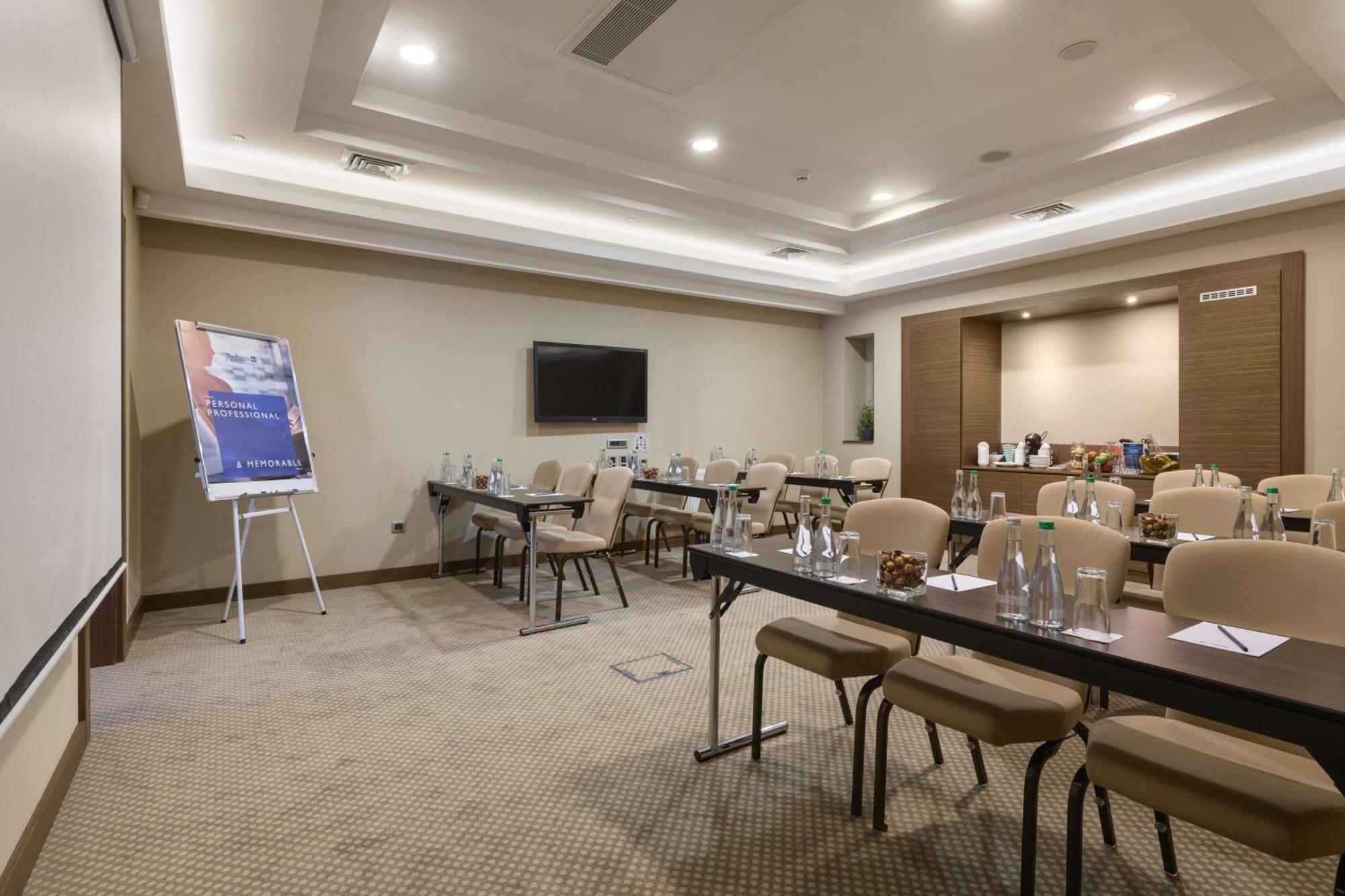 Radisson Blu Hotel, Podil Centre Hotel 4*