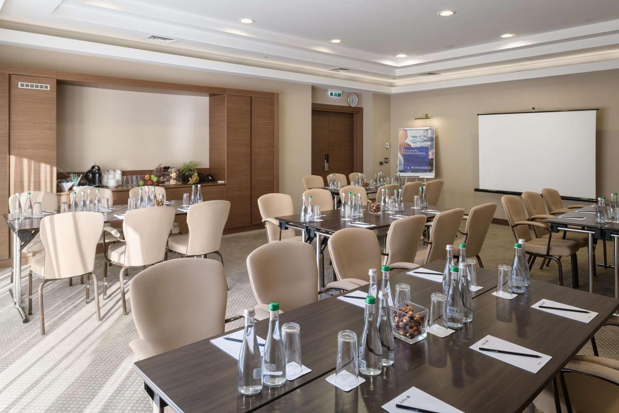 Hotel Radisson Blu Hotel, Podil Centre 4*