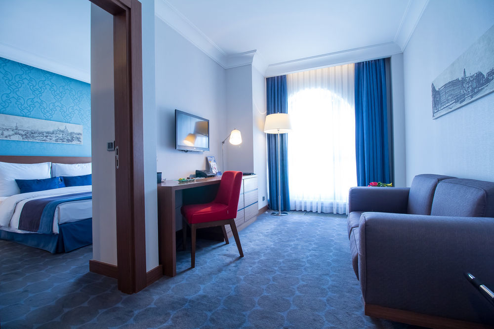 Radisson Blu Hotel, Podil Centre Hotel 4*