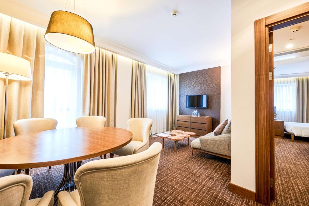 Radisson Blu Hotel, Podil Centre 4*