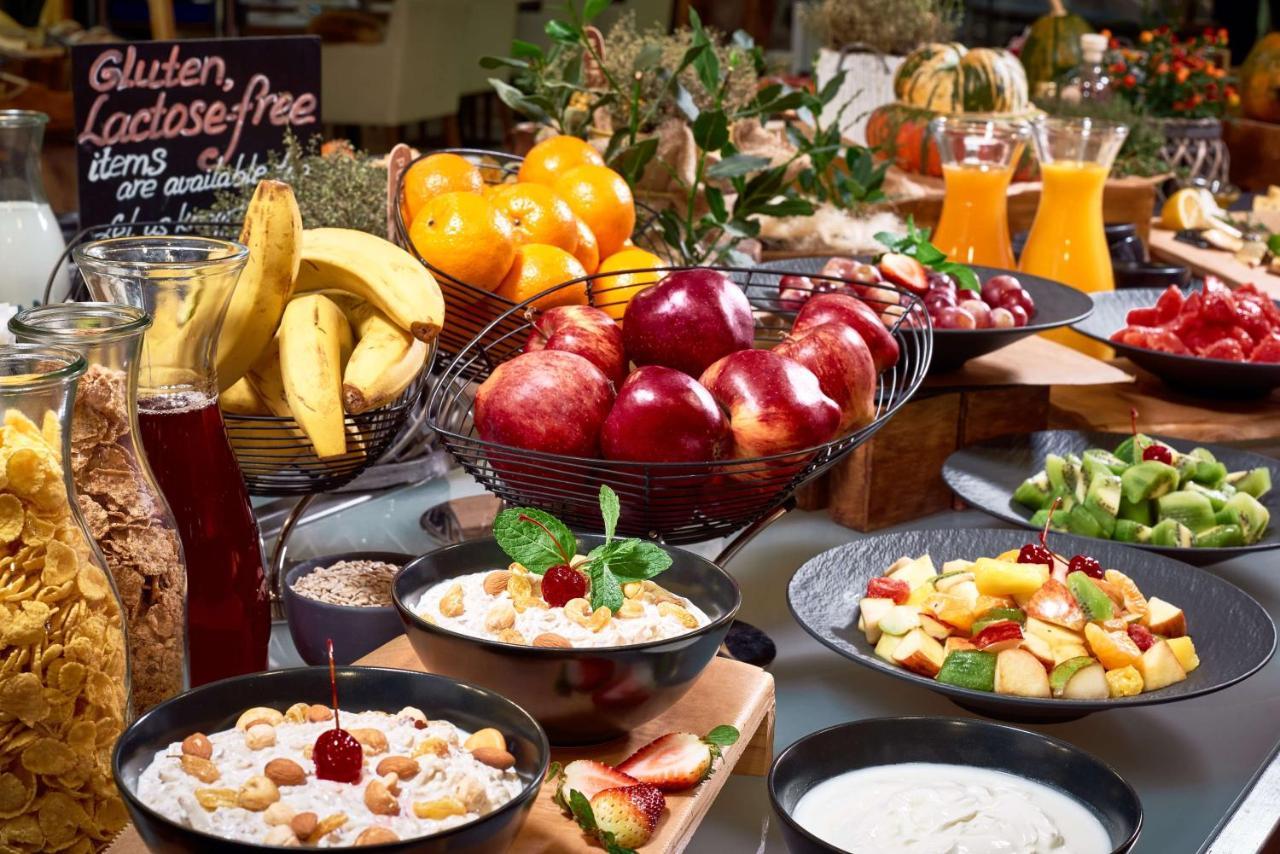 Hotel Radisson Blu Hotel, Podil Centre 4*
